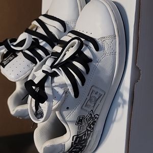 DC shoes